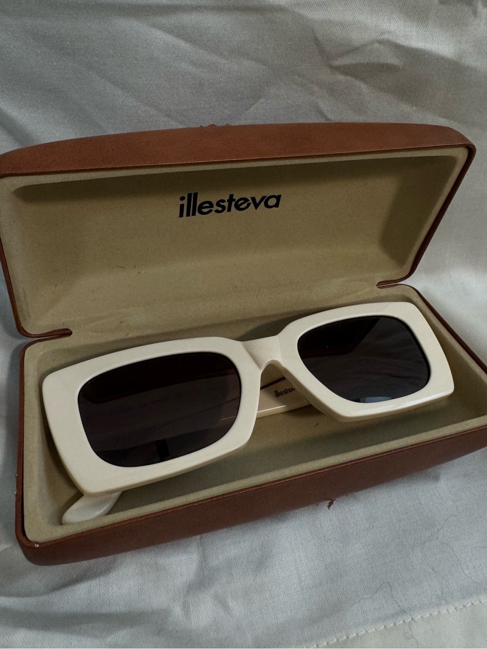 Illesteva Cream Rectangular Sunglasses with Dark Lenses
